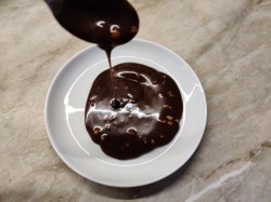 название картинки Как растопить шоколад для торта в домашних условиях - 2 способа