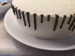 название картинки Как растопить шоколад для торта в домашних условиях - 2 способа