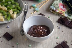 название картинки Как растопить шоколад на водяной бане для торта