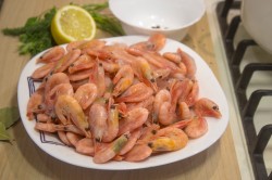 Как варить неочищенные креветки