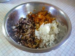 Рулет кальмары фаршированные грибами и рисом