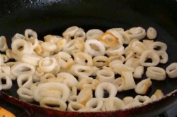 название картинки Салат кальмары с авокадо