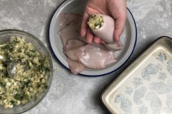 Кальмары фаршированные рисом в духовке