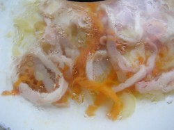 название картинки Кальмары с морковью и луком