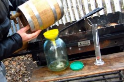 название картинки Кальвадос в домашних условиях из яблок