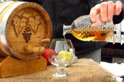 название картинки Кальвадос в домашних условиях из яблок