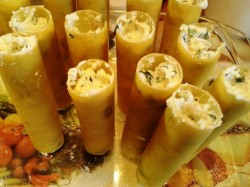 название картинки Каннеллони под соусом бешамель с рикоттой и шпинатом