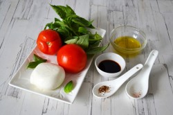 название картинки Салат Капрезе классический с моцареллой