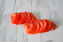 Капрезе с персиками