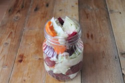 Капуста на зиму со свеклой и морковью