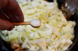 Тушеная капуста по-немецки - шаг 10