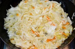 Тушеная капуста по-немецки - шаг 4