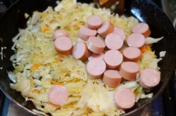 Тушеная капуста по-немецки - шаг 7