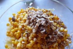 Салат капуста с лимоном и ананасом