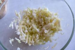 Салат капуста с лимоном и ананасом