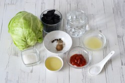 Тушеная капуста с черносливом