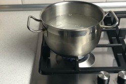 название картинки Капуста с чесноком и свеклой быстрого приготовления