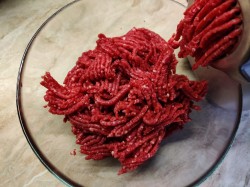 Капуста тушеная с фаршем и картошкой - шаг 1