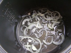 Капуста с грибами в мультиварке