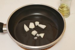 название картинки Капуста с картошкой на сковороде