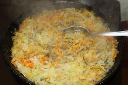 Тушеная капуста со сметаной