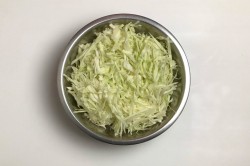 название картинки Капуста тушеная классическая на сковороде