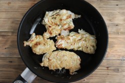 Белокочанная капуста в кляре на сковороде