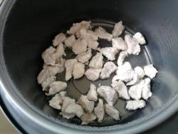 название картинки Тушеная капуста с мясом в мультиварке