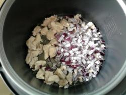 название картинки Тушеная капуста с мясом в мультиварке