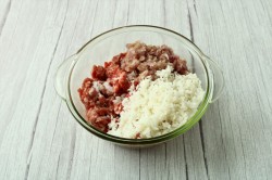 название картинки Капустные голубцы из свежей капусты с мясом в кастрюле