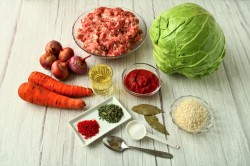 название картинки Капустные голубцы из свежей капусты с мясом в кастрюле