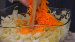 Капустный салат с болгарским перцем по-корейски