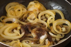 название картинки Карамелизированный лук