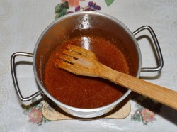 название картинки Карамельный крем для торта густой