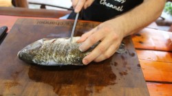 Караси в сметанном соусе в казане