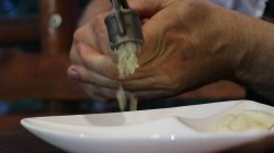 Караси в сметанном соусе в казане