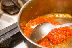 Карахи Гошт (острая баранина)