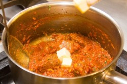 Карахи Гошт (острая баранина)