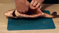 Запеченный карп с овощами и грибами в духовке