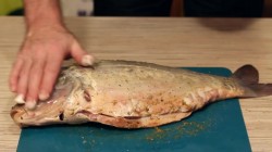 Запеченный карп с овощами и грибами в духовке