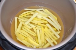 название картинки Картофель фри в мультиварке