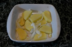 Запеченная картошка лук помидоры в духовке