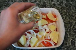 Запеченная картошка лук помидоры в духовке