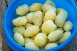 название картинки Картофель сваренный в мундире и обжаренный на мангале