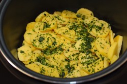 название картинки Картофель с грибами запеченный в мультиварке