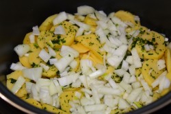 название картинки Картофель с грибами запеченный в мультиварке