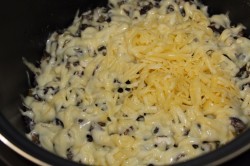 название картинки Картофель с грибами запеченный в мультиварке