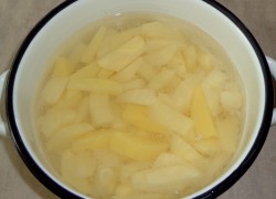 Картофель с яйцом в духовке