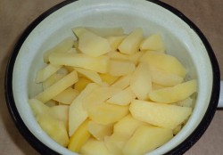 Картофель с яйцом в духовке