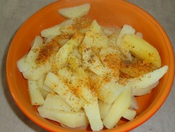 Картофель с яйцом в духовке